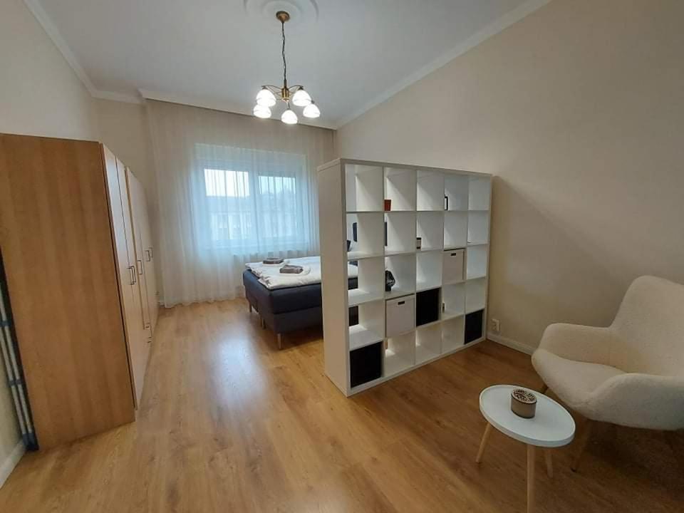 דברצן Alfoeldi Palace Apartman מראה חיצוני תמונה