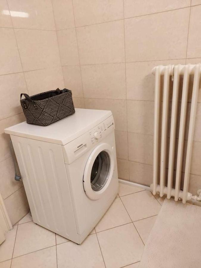 דברצן Alfoeldi Palace Apartman מראה חיצוני תמונה