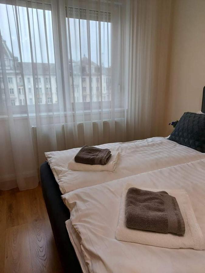 דברצן Alfoeldi Palace Apartman מראה חיצוני תמונה