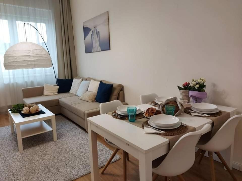 דברצן Alfoeldi Palace Apartman מראה חיצוני תמונה