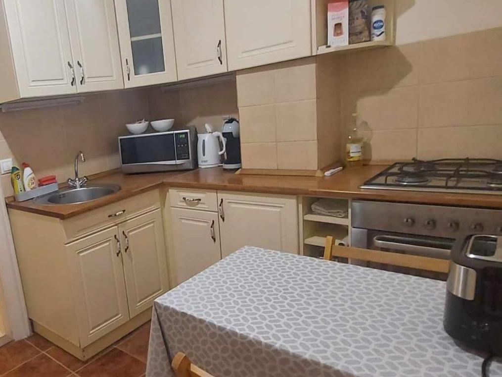 דברצן Alfoeldi Palace Apartman מראה חיצוני תמונה
