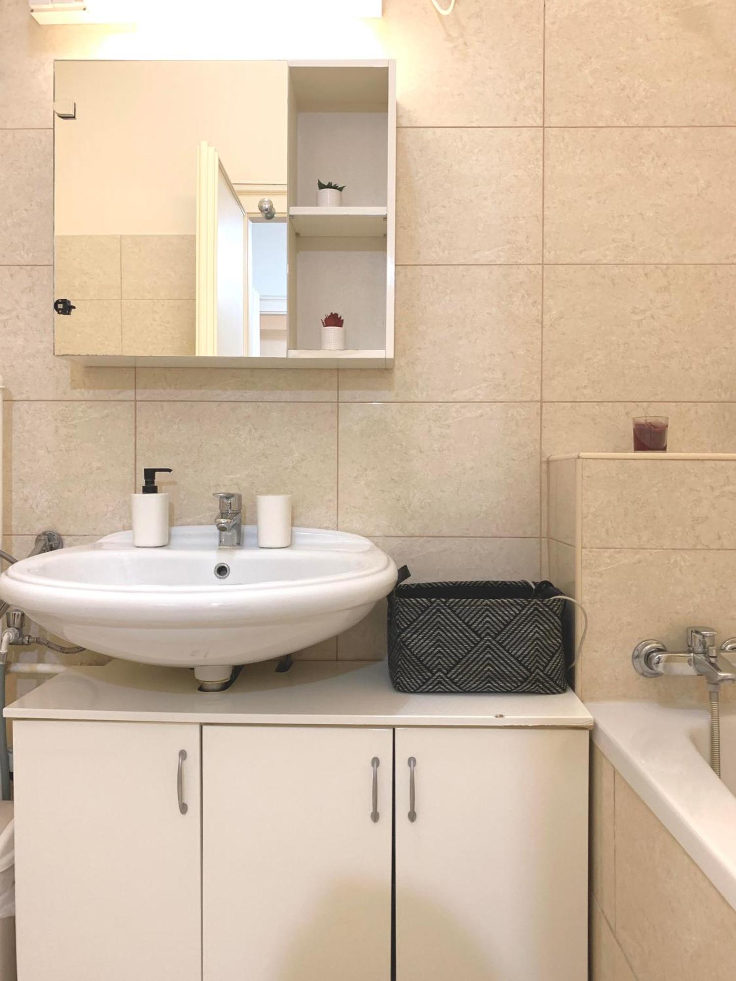 דברצן Alfoeldi Palace Apartman מראה חיצוני תמונה