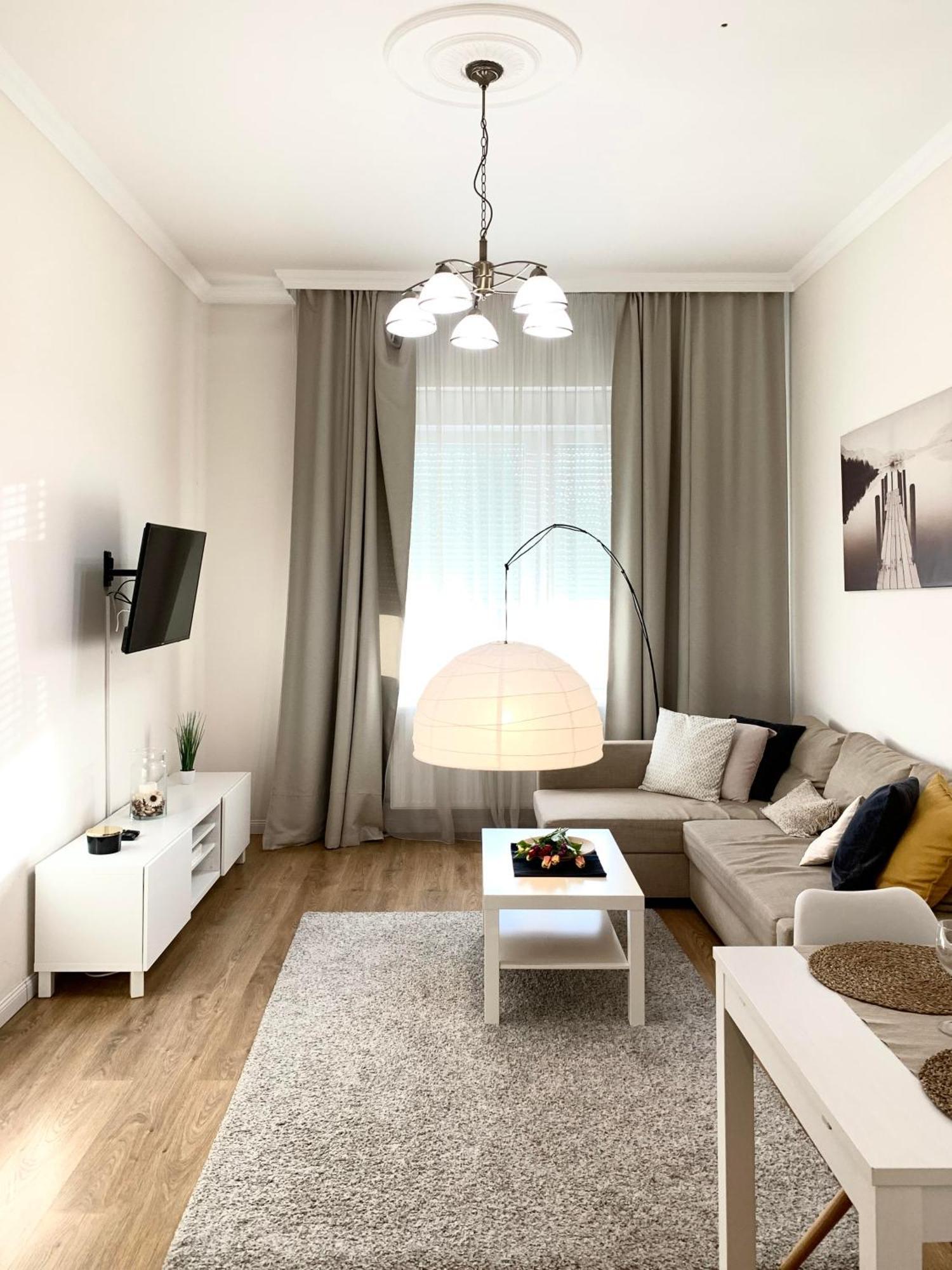 דברצן Alfoeldi Palace Apartman מראה חיצוני תמונה